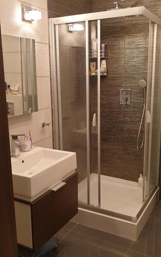 Apartament Amber Z Duzym Tarasem Apartman Kołobrzeg Kültér fotó